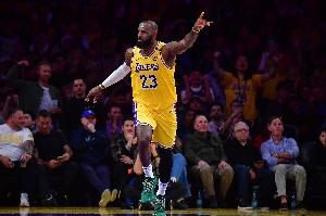 詹姆斯过去5年一直在比弗利山庄建永久居所 光获得许可就花了3年